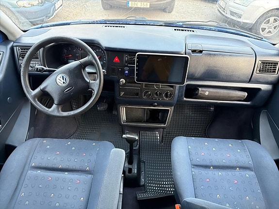Volkswagen Caravelle 24 of 25