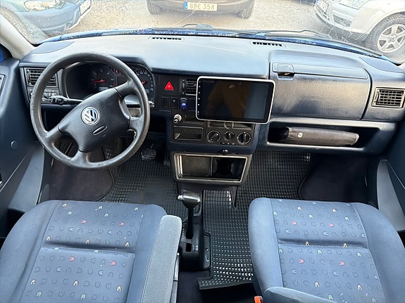 Volkswagen Caravelle 23 of 25