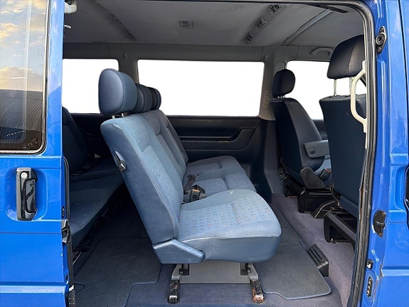 Volkswagen Caravelle 11 of 25