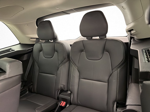 Volvo XC90 26 of 30