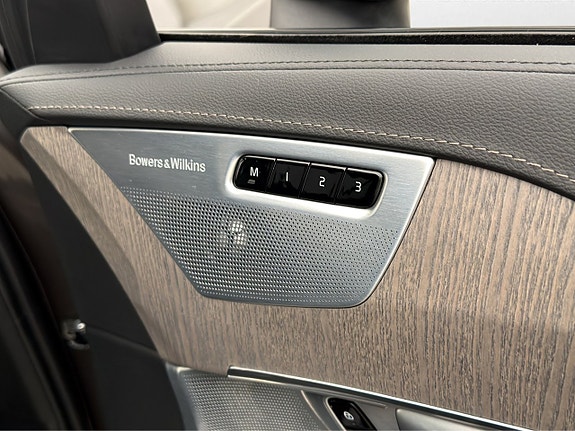 Volvo XC90 15 of 30