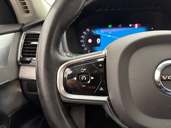 Volvo XC90 27 of 30