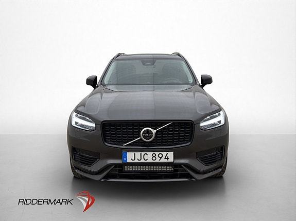 Volvo XC90 2 of 5