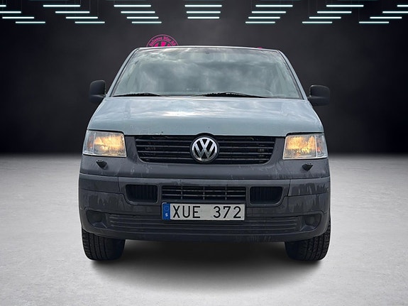 Volkswagen Shuttle 2 of 5