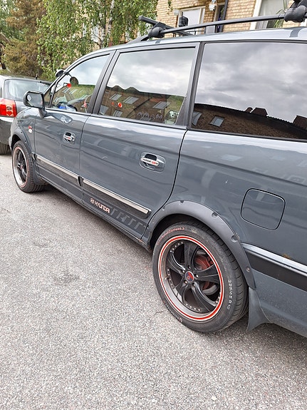 Hyundai Trajet 4 of 16