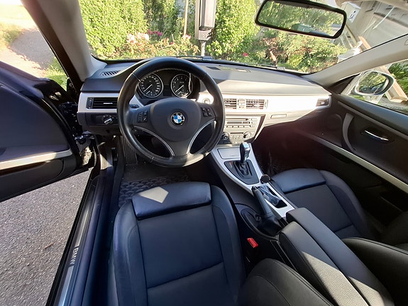 BMW 335i 9 of 17