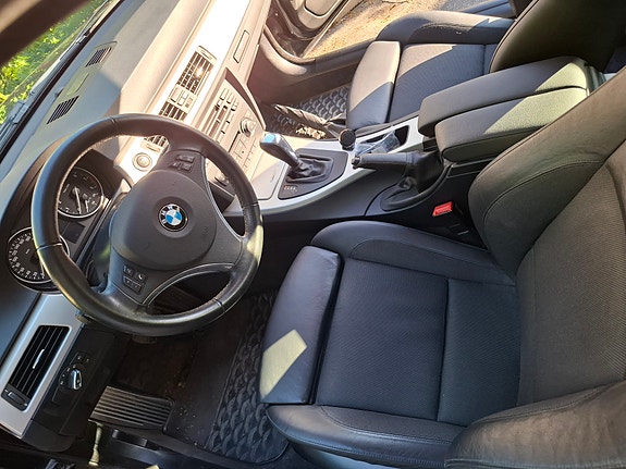 BMW 335i 12 of 17