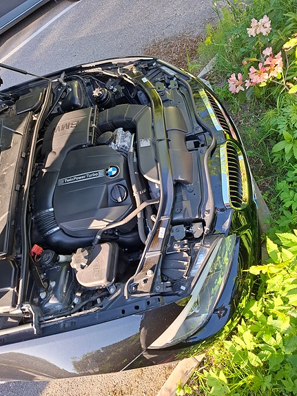 BMW 335i 8 of 17