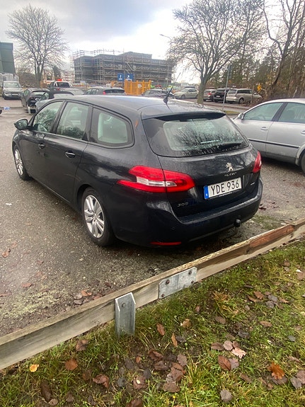 Peugeot 308 SW 19 of 20