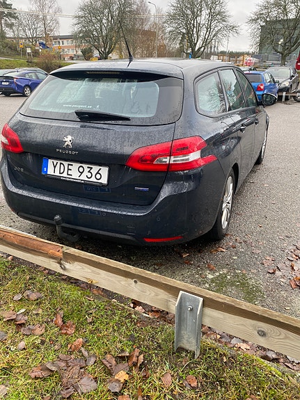 Peugeot 308 SW 17 of 20