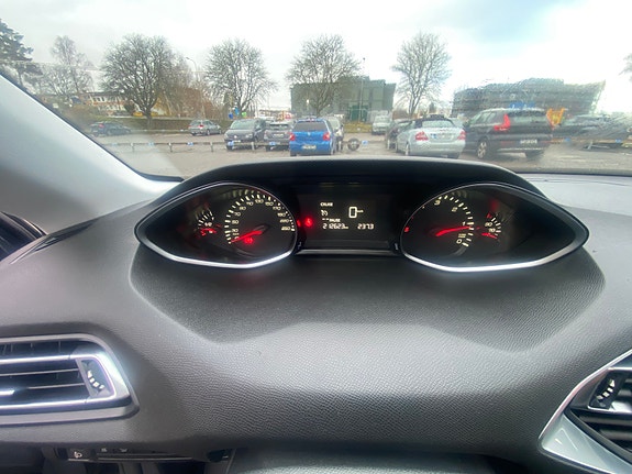 Peugeot 308 SW 12 of 20