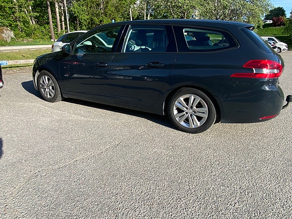 Peugeot 308 SW 11 of 20