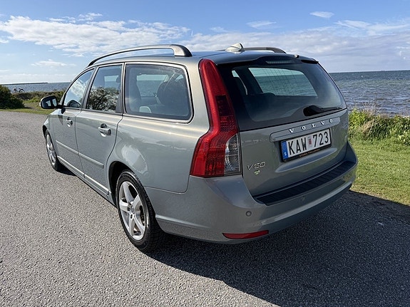 Volvo V50 3 of 14