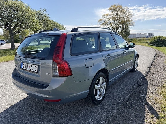 Volvo V50 4 of 14