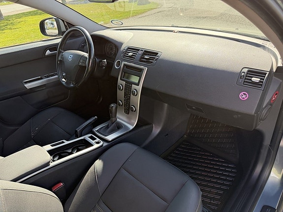 Volvo V50 10 of 14
