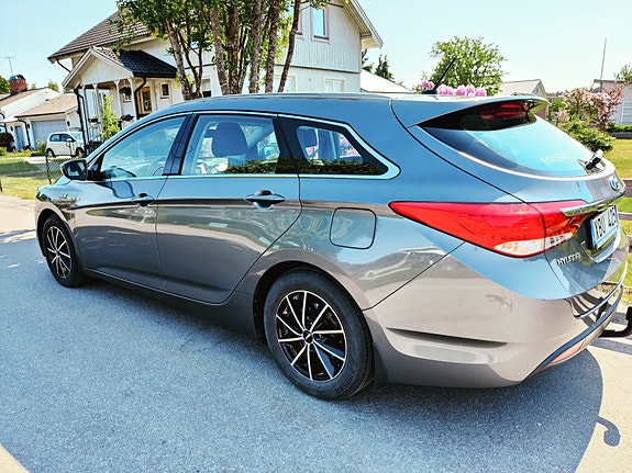 Hyundai i40 2 of 4
