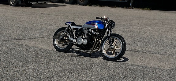 Honda CB750 3 of 5