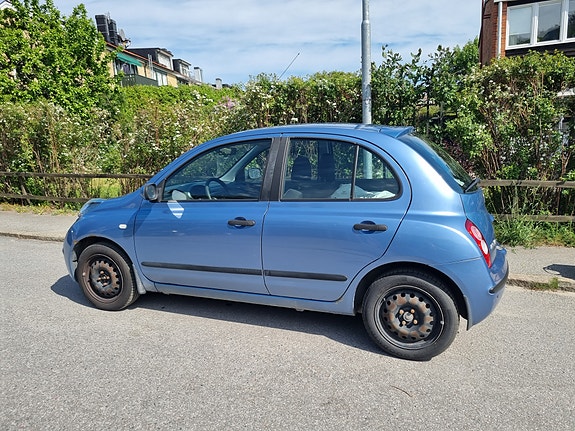 Nissan Micra 4 of 5