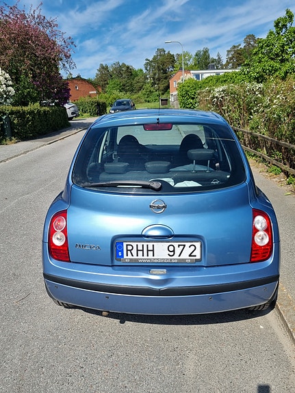Nissan Micra 3 of 5