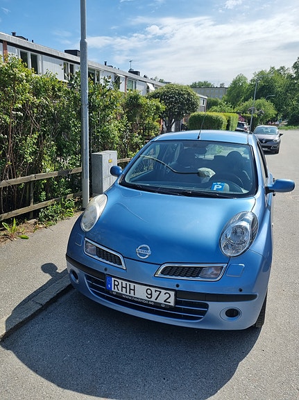 Nissan Micra 2 of 5