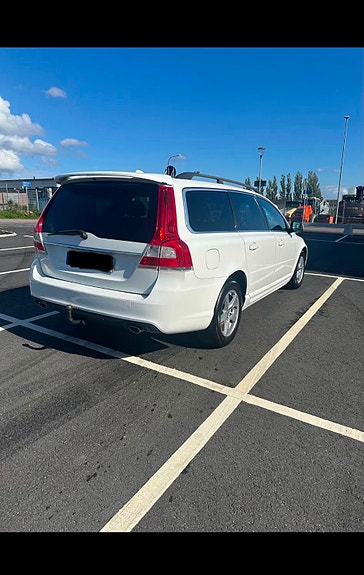 Volvo V70 4 of 5