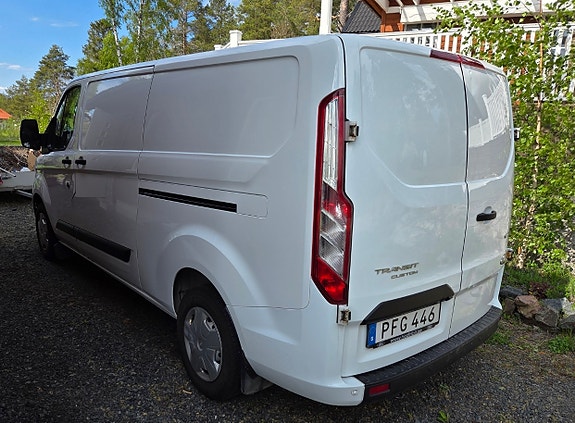 Ford Transit Custom 2 of 5