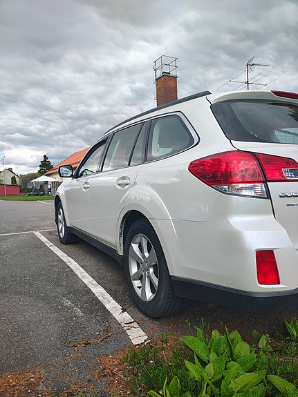 Subaru Outback 4 of 5