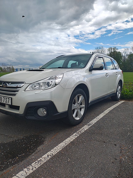 Subaru Outback 3 of 5