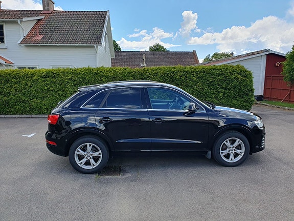 Audi Q3 3 of 5