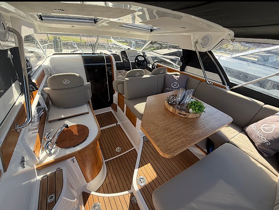 Aquador 27 HT 3 of 15