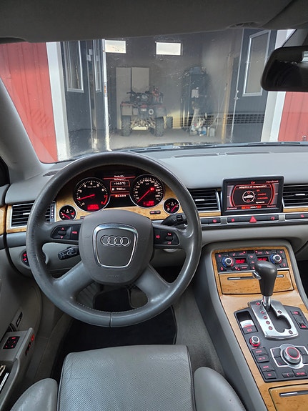 Audi A8 4 of 5