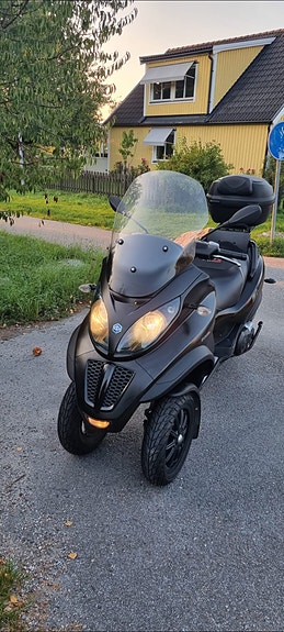 Piaggio MP3 500 2 of 5