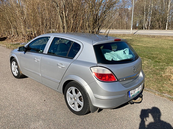 Opel Astra 2 of 5