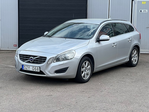 Volvo V60 3 of 5