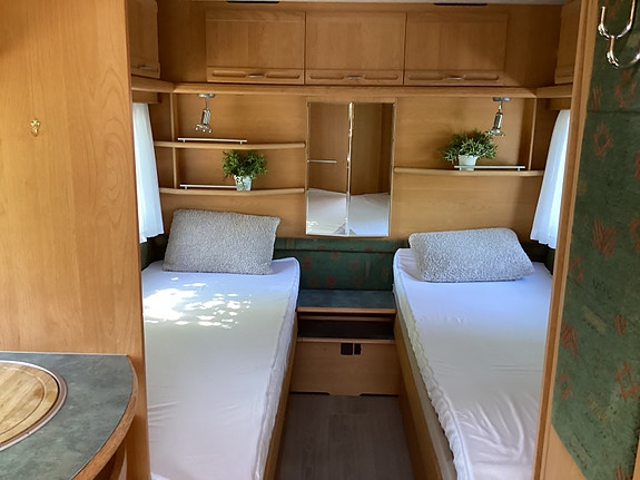 Adria 562 UL 2 of 12