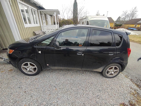 Mitsubishi Colt 4 of 5