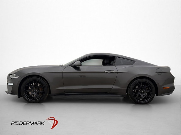 Ford Mustang 4 of 5