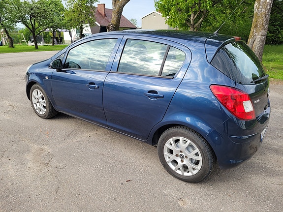 Opel Corsa 2 of 5