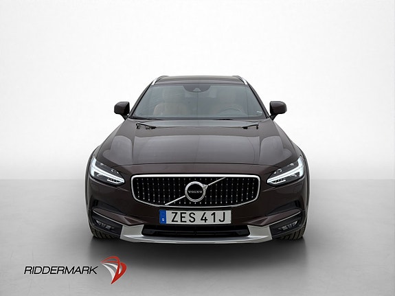Volvo V90 Cross Country 2 of 30