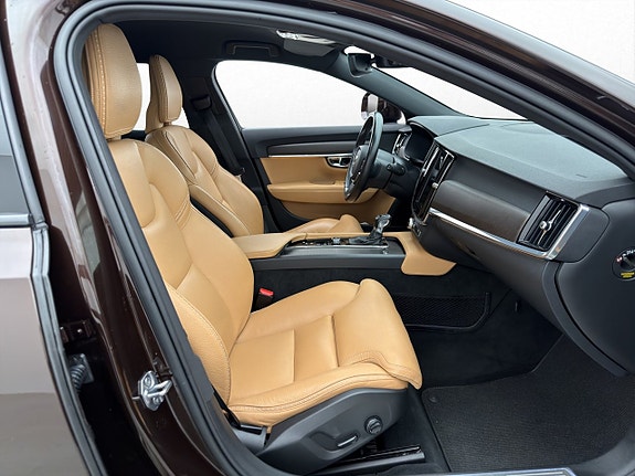 Volvo V90 Cross Country 24 of 30