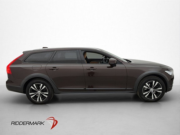 Volvo V90 Cross Country 9 of 30