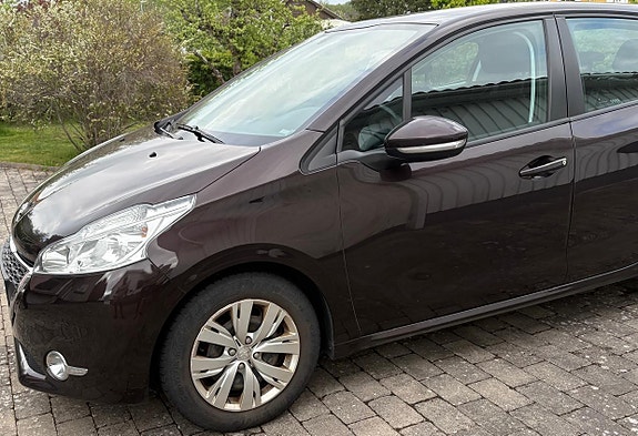 Peugeot 208 4 of 5