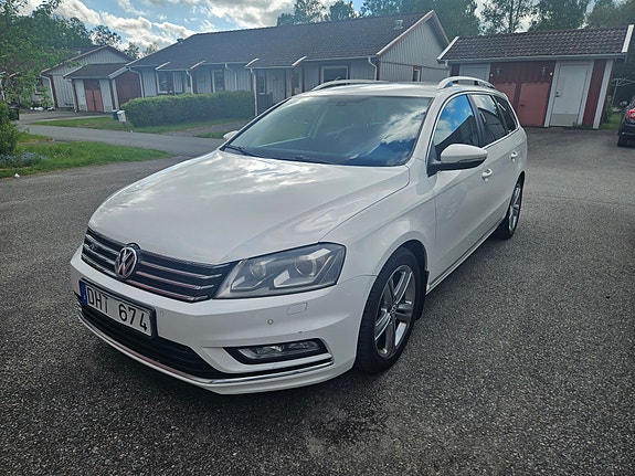 Volkswagen Passat 2 of 5