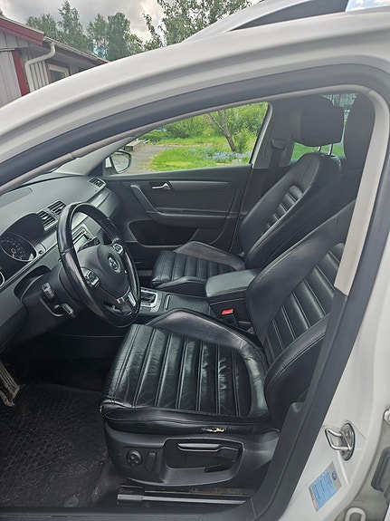 Volkswagen Passat 3 of 5