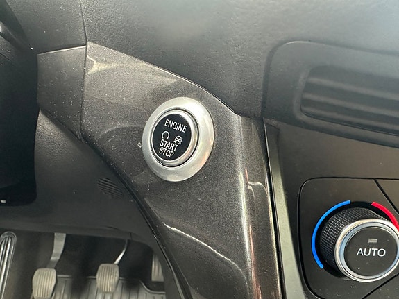 Ford C-Max 18 of 22