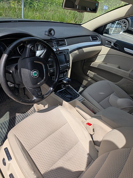 Skoda Superb 3 of 5