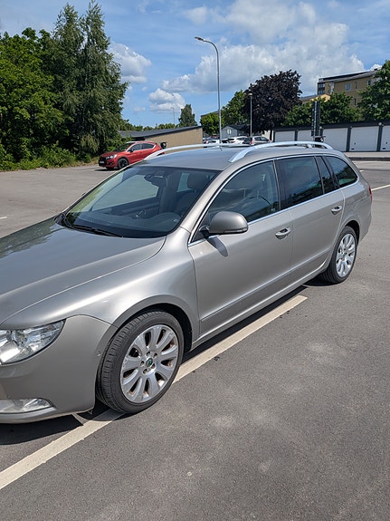 Skoda Superb 4 of 5
