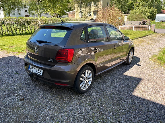 Volkswagen Polo 2 of 3