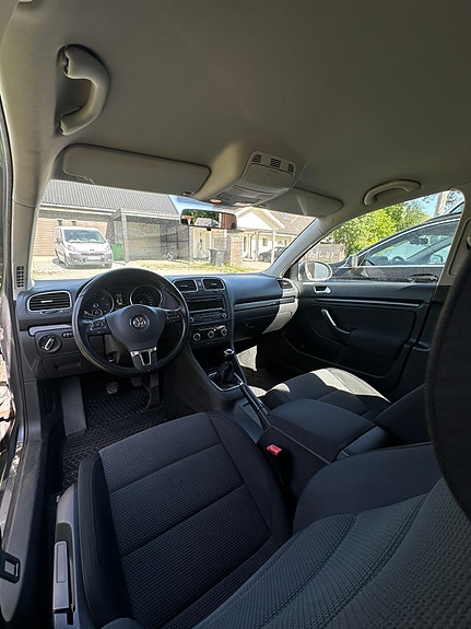 Volkswagen Golf VI 3 of 3