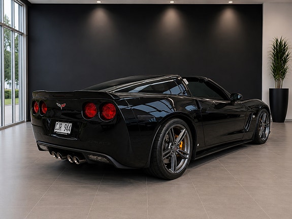 Chevrolet Corvette 3 of 5